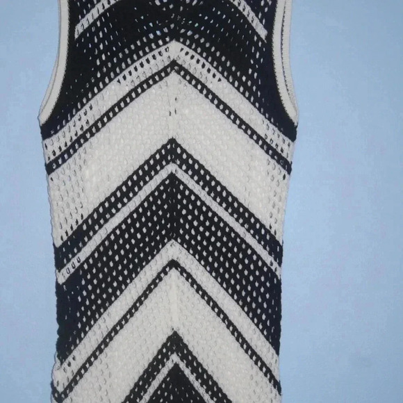 Willow & Wind Black & Ivory Sleeveless Crochet Dress with White Lining Size Sm - Picture 13 of 16